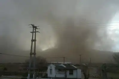 Vientos de 100 km/h, Zonda y tormentas severas: rige la alerta naranja y amarilla en siete provincias este lunes