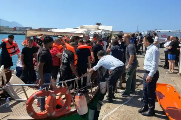 Tragedia en Chipre: un ferry se hundió dejando 22 desaparecidos, ocho muertos y nueve detenidos