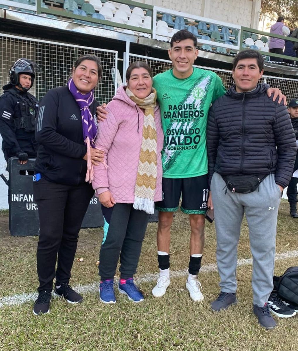 JUEGA POR ELLOS. Para Medina su familia es el sostén que lo hace pensar siempre en ir por más.