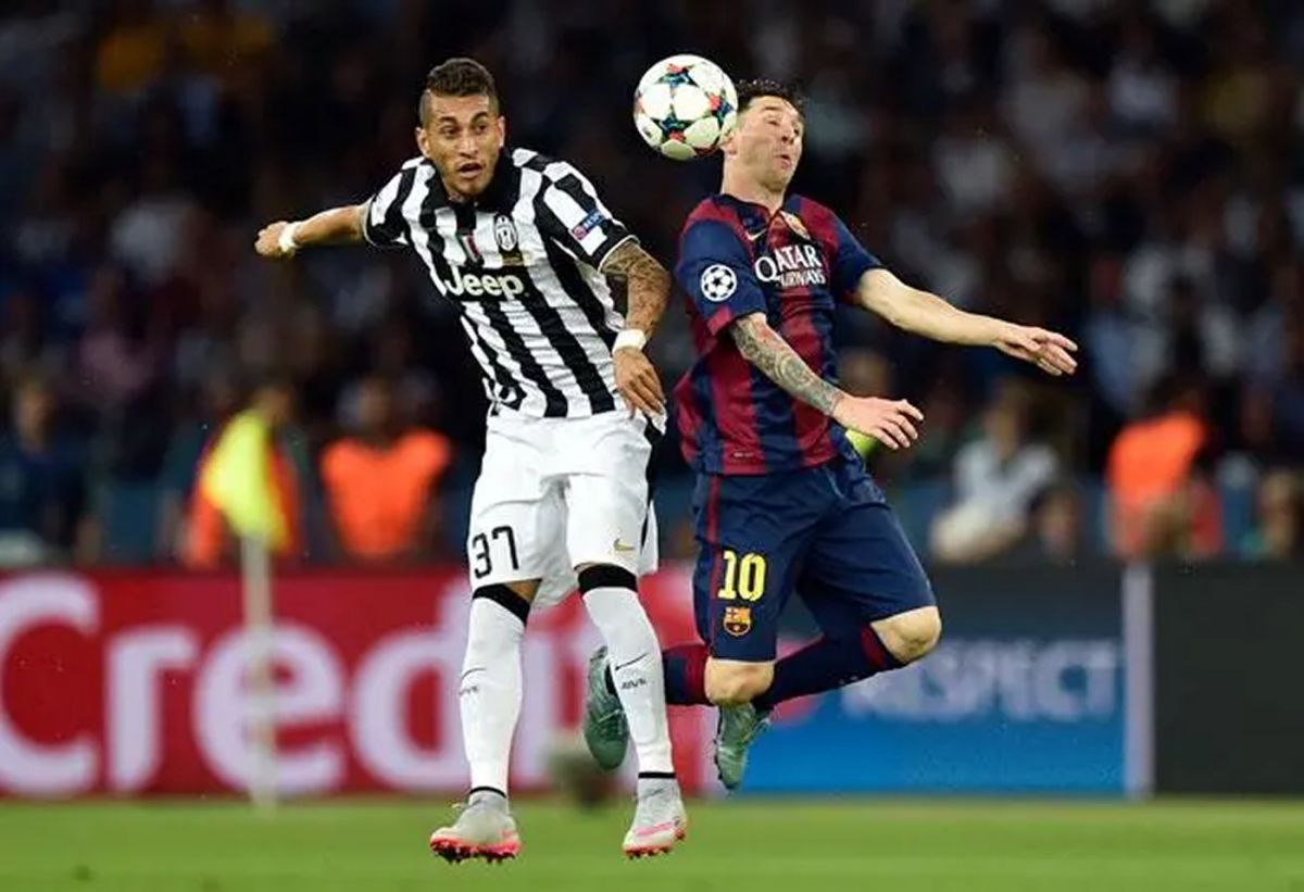 Messi se enfrentó a Pereyra en la final de la Champions 2015.