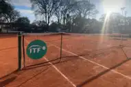 El tenis juvenil internacional desembarcó en Tucumán con una fuerte presencia local