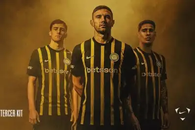 Inspirada en una de 1904: Racing presentó su nueva camiseta y la estrenará ante Atlético Tucumán