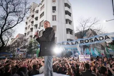 Máximo Kirchner volvió a instalar a Cristina en 2027 y La Cámpora apuntó contra Kicillof