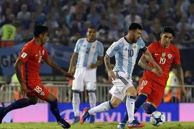 Cinco escenas del tucumano Pablo Hernández con Lionel Messi: del Camp Nou al abrazo que nunca olvidó en la Copa América 2016