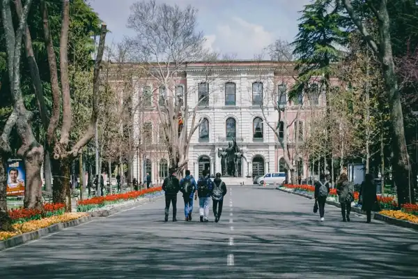 ¿Querés estudiar en Italia? Una beca ofrece ayuda económica, comedor y alojamiento