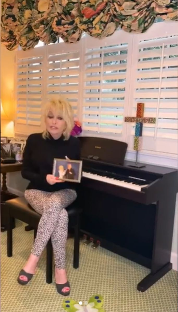 Así es la gran mansión de Dolly Parton: veintitrés habitaciones, sencillez rústica y recuerdos de su carrera