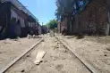 Entre las vías, la falta de agua y la inseguridad: cómo se vive en el asentamiento “más céntrico” de San Miguel de Tucumán