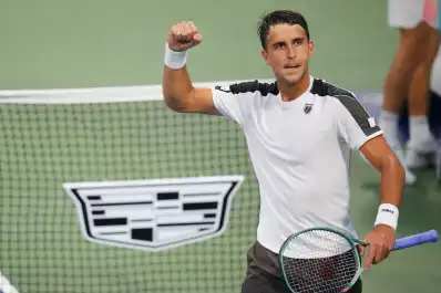 Etcheverry y Navone buscan la tercera ronda del US Open