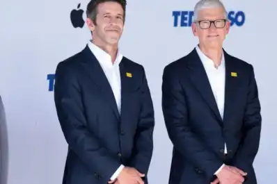 Apple cierra una era con la salida de Tim Cook y abre otra con John Ternus como CEO