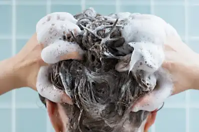 ¿Shampoo o acondicionador primero? El método que cambia la rutina tradicional para lavarse el pelo