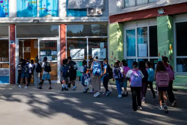 Francia volvió a clases sin celulares: así es la adaptación