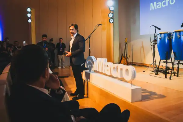 Banco Macro ya es un espectáculo