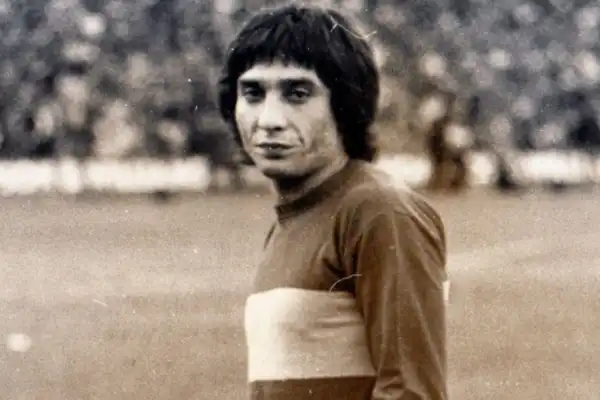 Murió Carlos Salinas: así fue la carrera del tucumano que llegó a jugar en los dos grandes del fútbol argentino