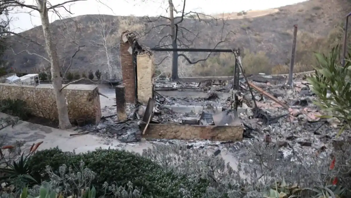 Así avanza la reconstrucción de la mansión de Mel Gibson arrasada por un incendio