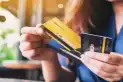 En medio de la morosidad récord, el uso de tarjetas de crédito cayó más del 10% interanual en agosto