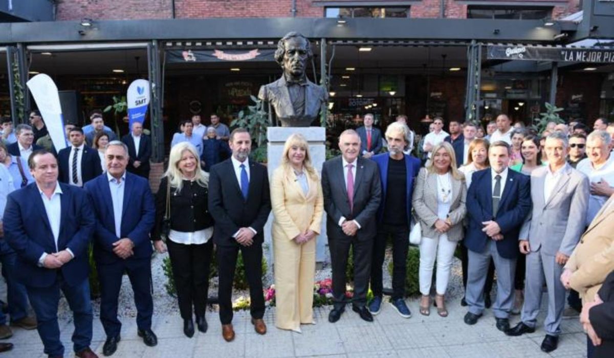 Inauguraron el Paseo Alberdi IA: un espacio para homenajear al prócer tucumano