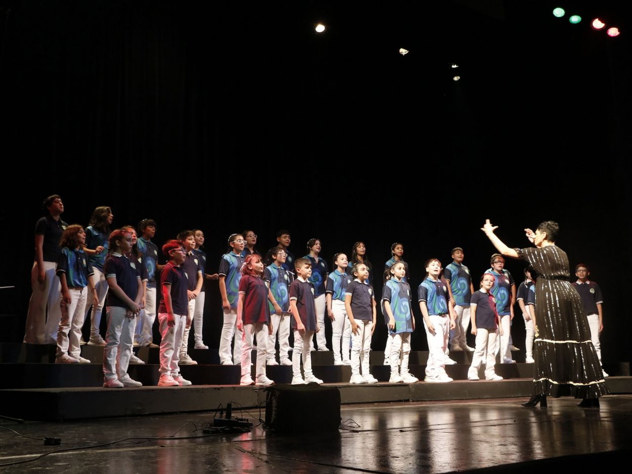 PROPUESTA CORAL. Recital de temas populares dirigido por Andrea Cardozo.