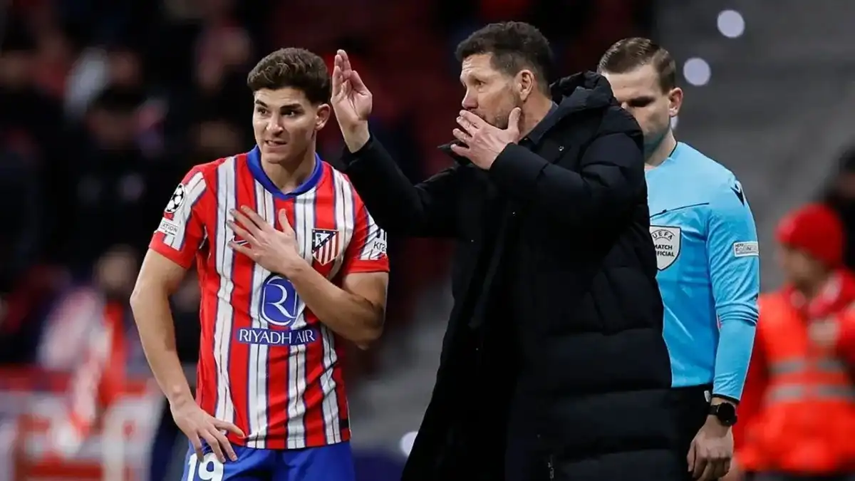"La vida está llena de oportunidades": el respaldo de Simeone a Julián Álvarez tras caerse su pase al Barcelona