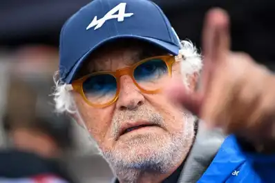 Briatore explotó contra la FIA tras la sanción a Gasly: “Uno de los jueces estaba vinculado con McLaren”