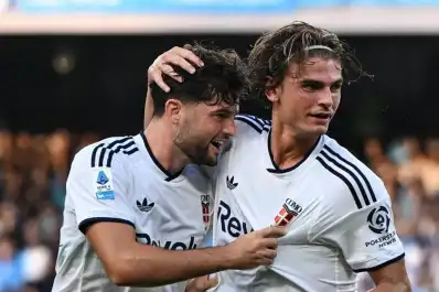 Golazo de Nico Paz para Como: picó al espacio y sacó un derechazo imposible