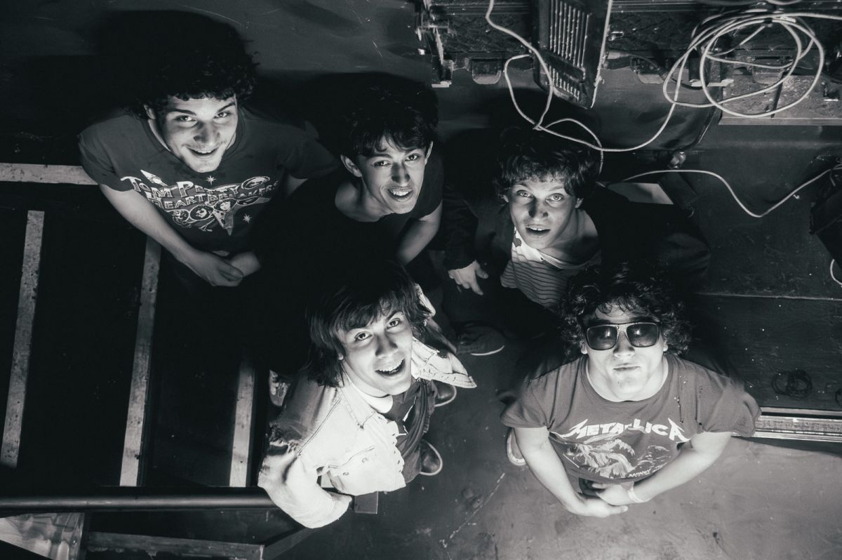 LA GRECIA. La banda nacida en Buenos Aires en 2022 se presenta esta noche en La Gesta Cultural junto a Brahmans y Sipeganboys.