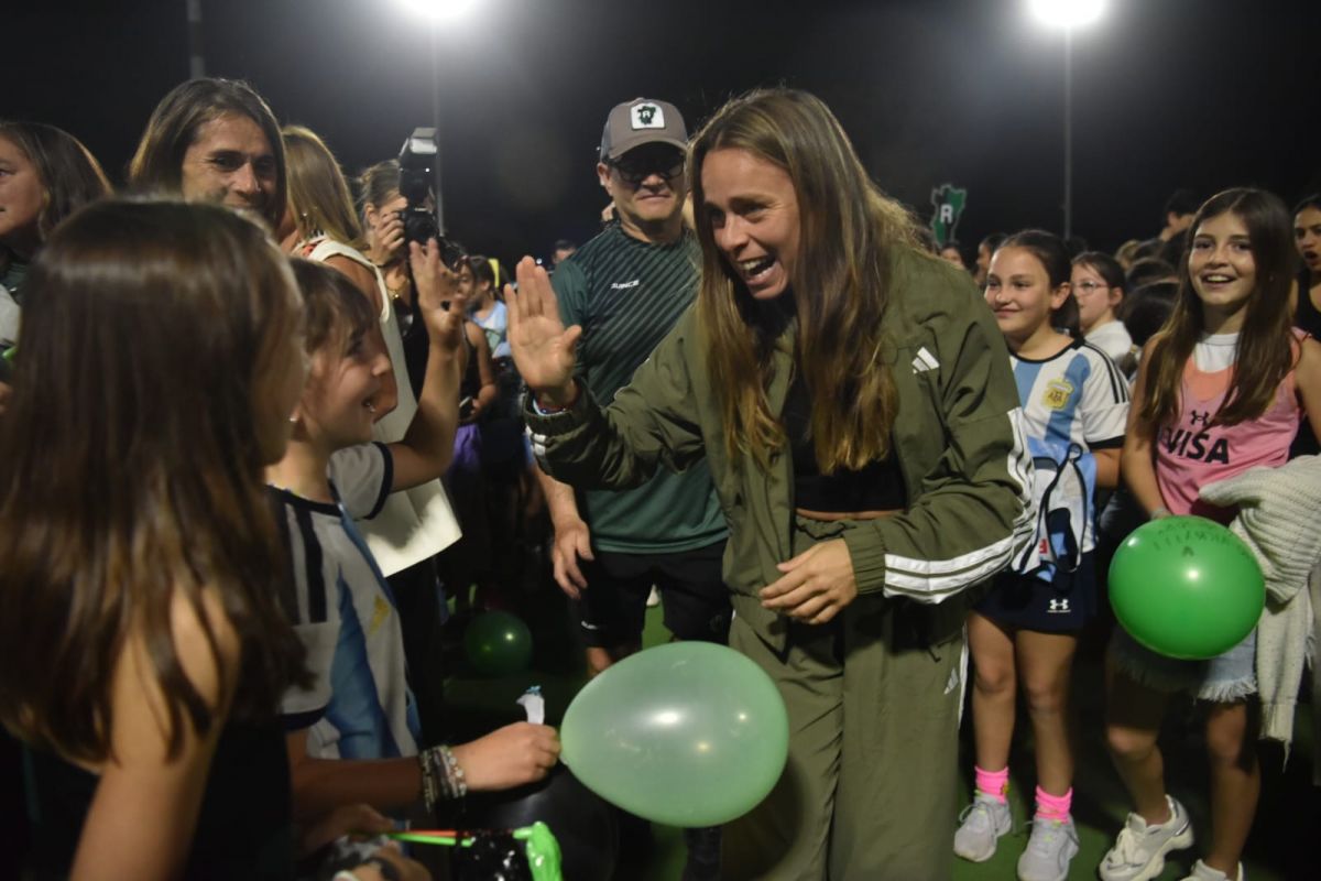 Victoria Sauze volvió a casa: las fotos del emotivo homenaje en Tucumán Rugby