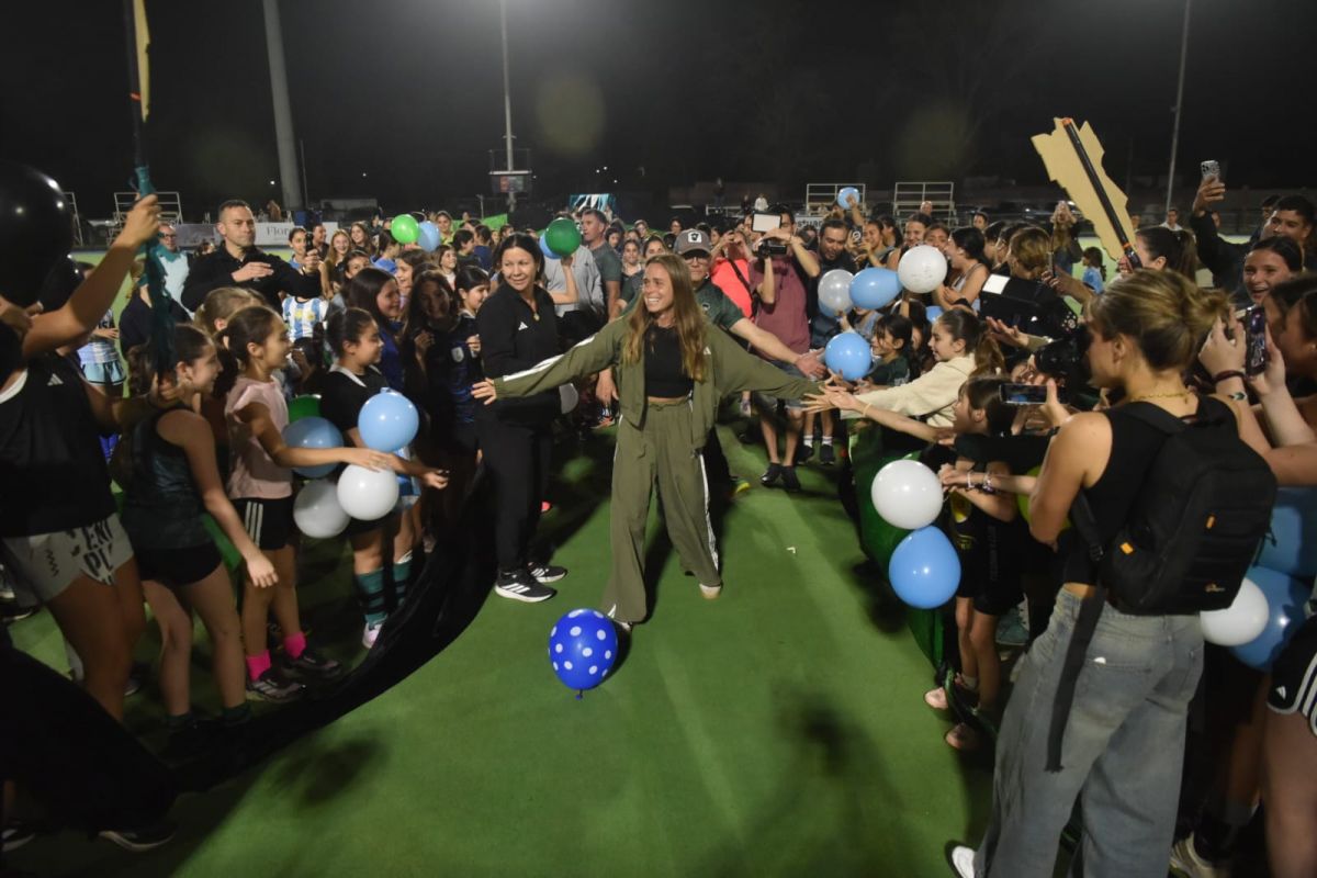 Victoria Sauze volvió a casa: las fotos del emotivo homenaje en Tucumán Rugby