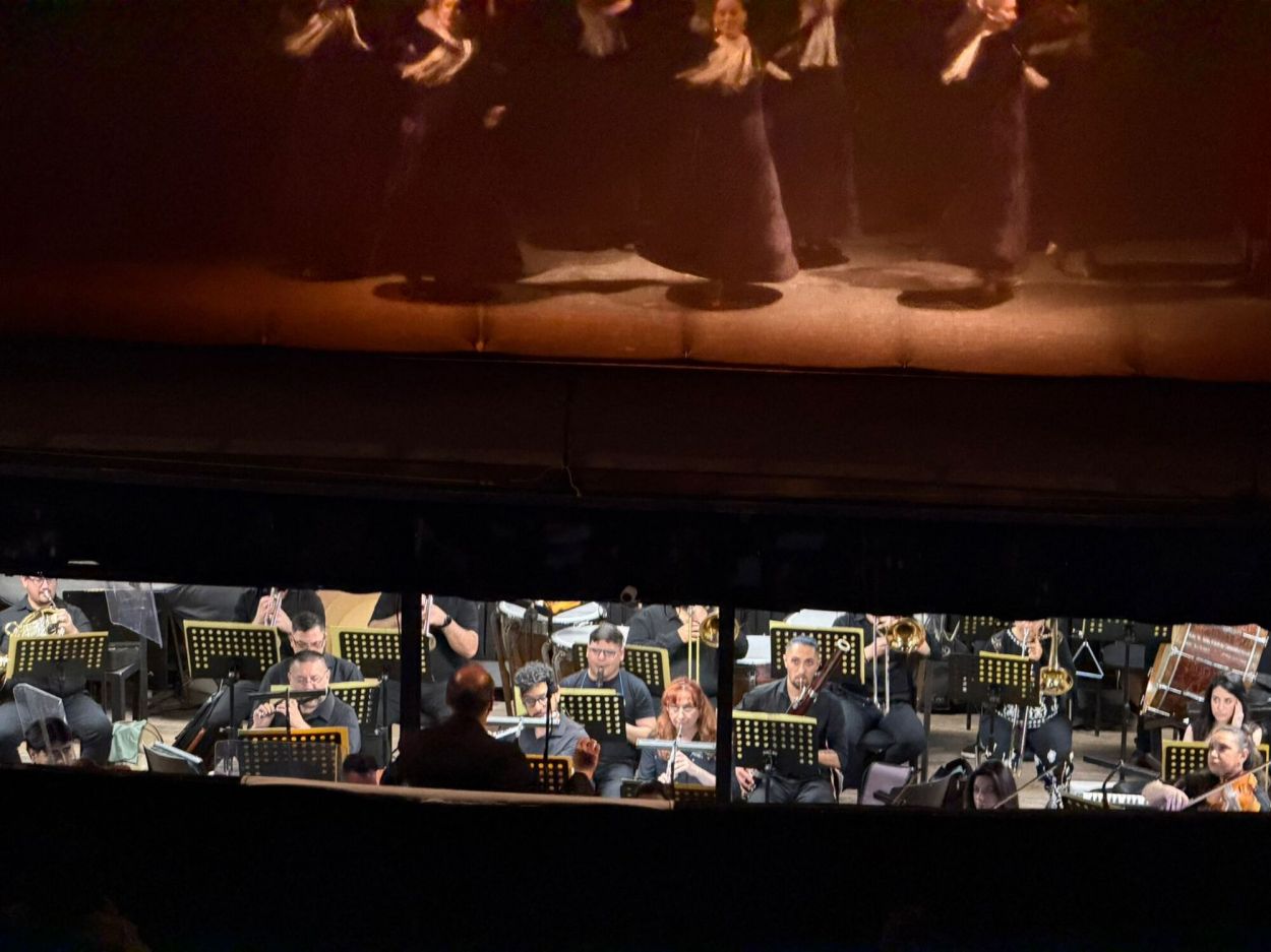 ORQUESTA ESTABLE EN VIVO. El foso del San Martín aloja a los músicos.
