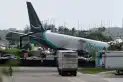 Un avión de carga de Amazon se salió de la pista en el aeropuerto de Miami y arrolló varios vehículos: al menos cinco muertos