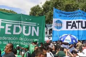 Paro universitario: docentes y nodocentes ratificaron la huelga de este martes