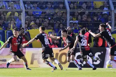 Newell’s rescató un empate agónico frente a Rosario Central en el clásico