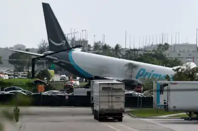 Un avión de carga de Amazon se salió de la pista en el aeropuerto de Miami y arrolló varios vehículos: al menos cinco muertos
