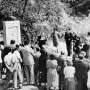 Recuerdos fotográficos: 1958. Los restos de Pablo Rojas Paz descansan en una curva del camino a San Javier