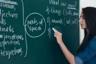 Día del Maestro: por qué en tiempos de auge tecnológico el aporte humano sigue siendo imprescindible a la hora de aprender idiomas