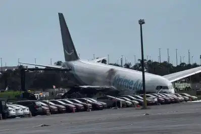 Qué se sabe del accidente del avión de Amazon que provocó cinco muertes en Miami