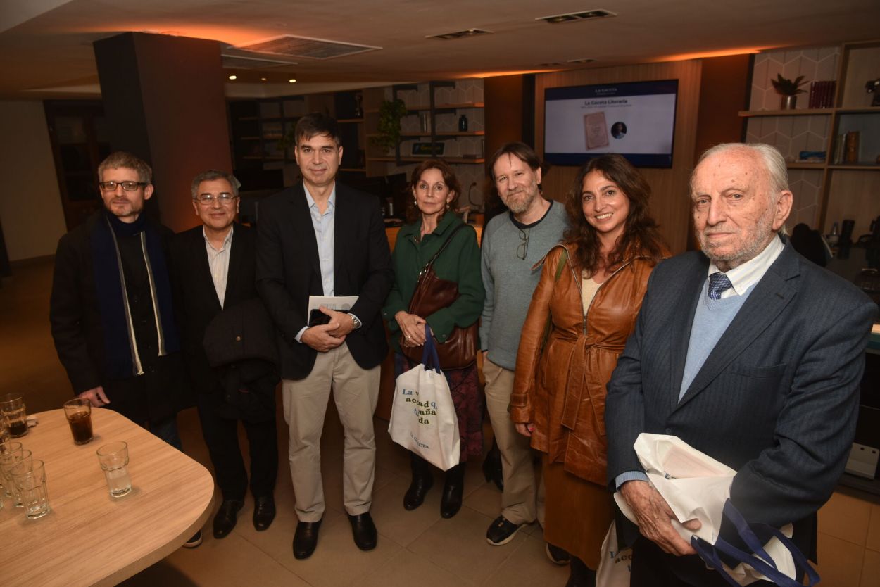 Agustín Wilde, Jorge Bolañez Mitre, Daniel Dessein, María Eugenia Bestani de Avellaneda, Nicolás Zavadivker, Belén Bestani y Carlos Duguech.