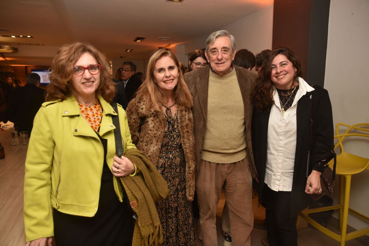 Denise León, Solana Colombres, Alberto Lebbos y Verónica Juliano.