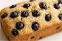 Budín de avena y arándanos saludable: cómo hacer la versión húmeda, sin harinas refinadas ni azúcares