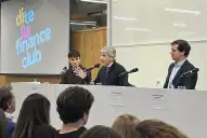 Luis Caputo brindó una charla a estudiantes universitarios