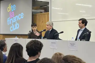 Luis Caputo brindó una charla a estudiantes universitarios