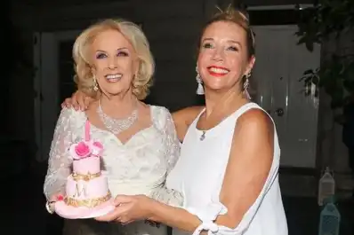 La inesperada broma de Marcela Tinayre sobre la salud de Mirtha Legrand: “Esto le pasa por salidora”