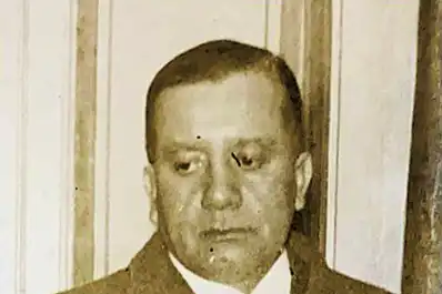 Recuerdos fotográficos: Pablo Rojas Paz, el yutero que tuvo que escribir “la maestra es buena y nos quiere”