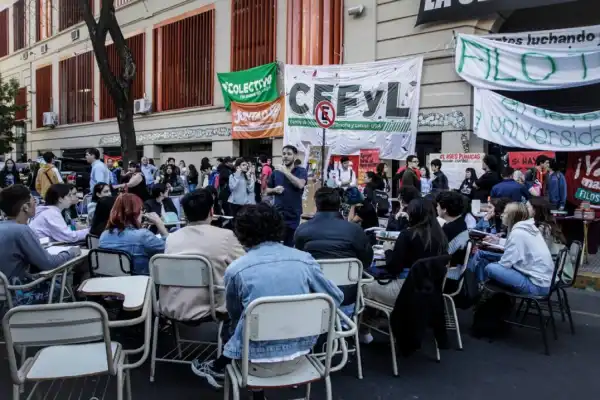 Paro de docentes universitarios: cuánto cobran en septiembre de 2026
