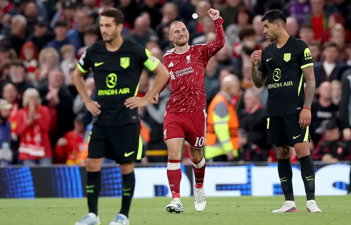 Alexis Mac Allister, volante del Liverpool, anotó el 2-1 frente al Atlético de Madrid.