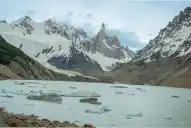 Cómo se produciría el alud nepalí en Laguna Torre: el derrumbe masivo que acecha a El Chaltén