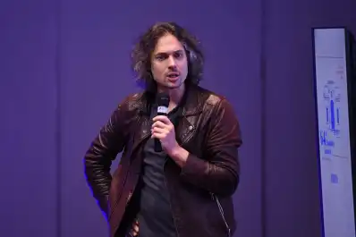 Agustino Fontevecchia, de Perfil: “Si las empresas de IA entrenan sus modelos con nuestro contenido, deben pagarnos por ello”