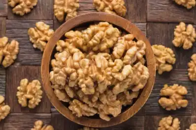 Más barato y completo que un suplemento: un puñado de nueces potencia el organismo de forma natural