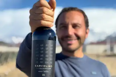 Trabajamos para ver el sol y la montaña: Carcelino, el vino que transforma vidas en una prisión de Mendoza
