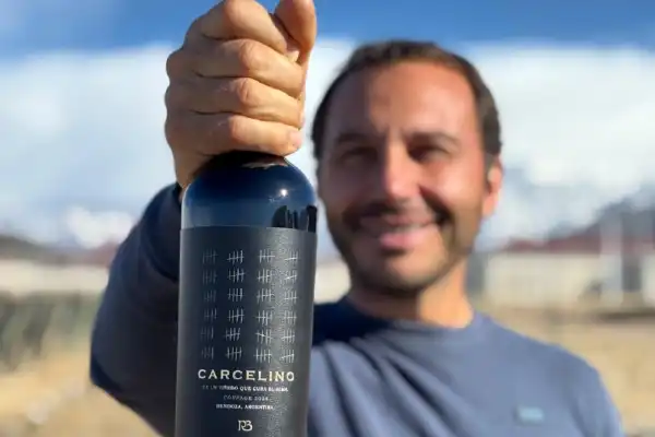 Trabajamos para ver el sol y la montaña: Carcelino, el vino que transforma vidas en una prisión de Mendoza