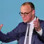 Berlín aplaza una charla con Trump tras los elogios a la ultraderecha